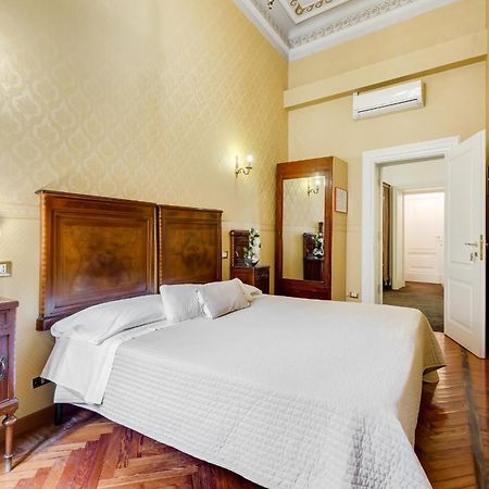 Affreschi Su Roma Luxury B&B Стая снимка